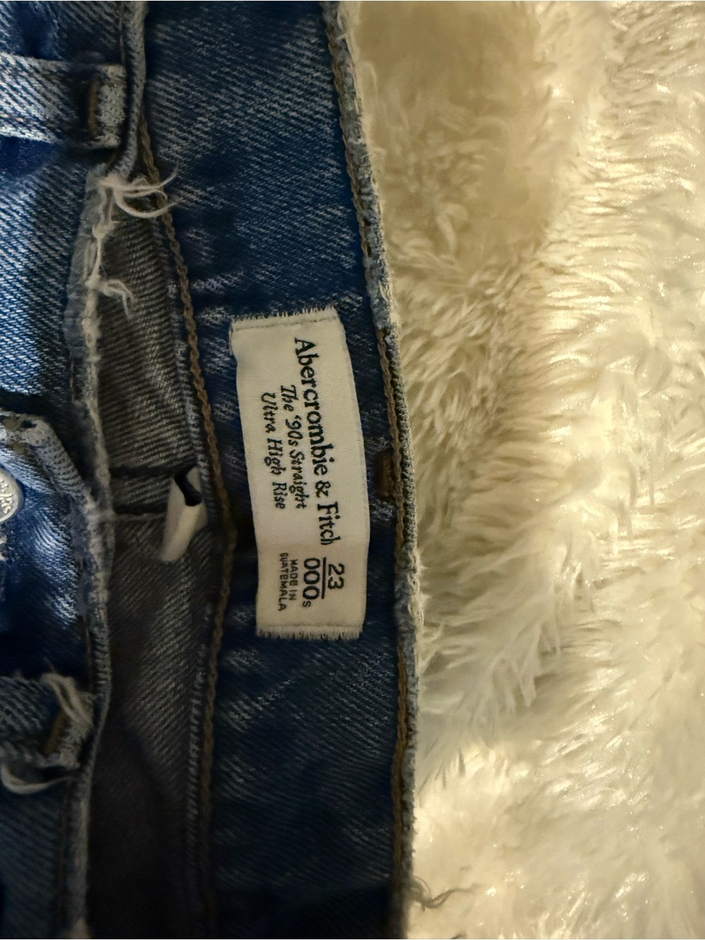 Abercrombie & Fitch Women’s Blue Distressed Straight-Leg Jeans - Picture 3 of 3